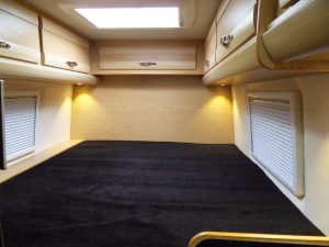 519 mercedes sprinter motorhome fixed bed