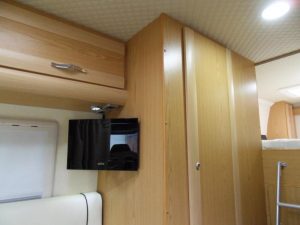 VW Crafter Sporthome TV and Washroom